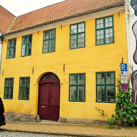 Das Gelbe Haus - Drei Besondere Ferienwohnungen فلنسبورغ المظهر الخارجي الصورة