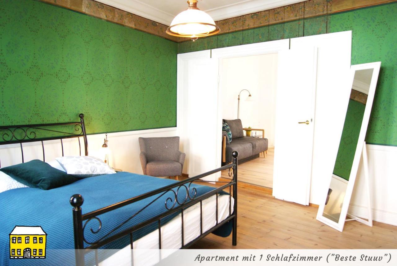 Das Gelbe Haus - Drei Besondere Ferienwohnungen فلنسبورغ المظهر الخارجي الصورة