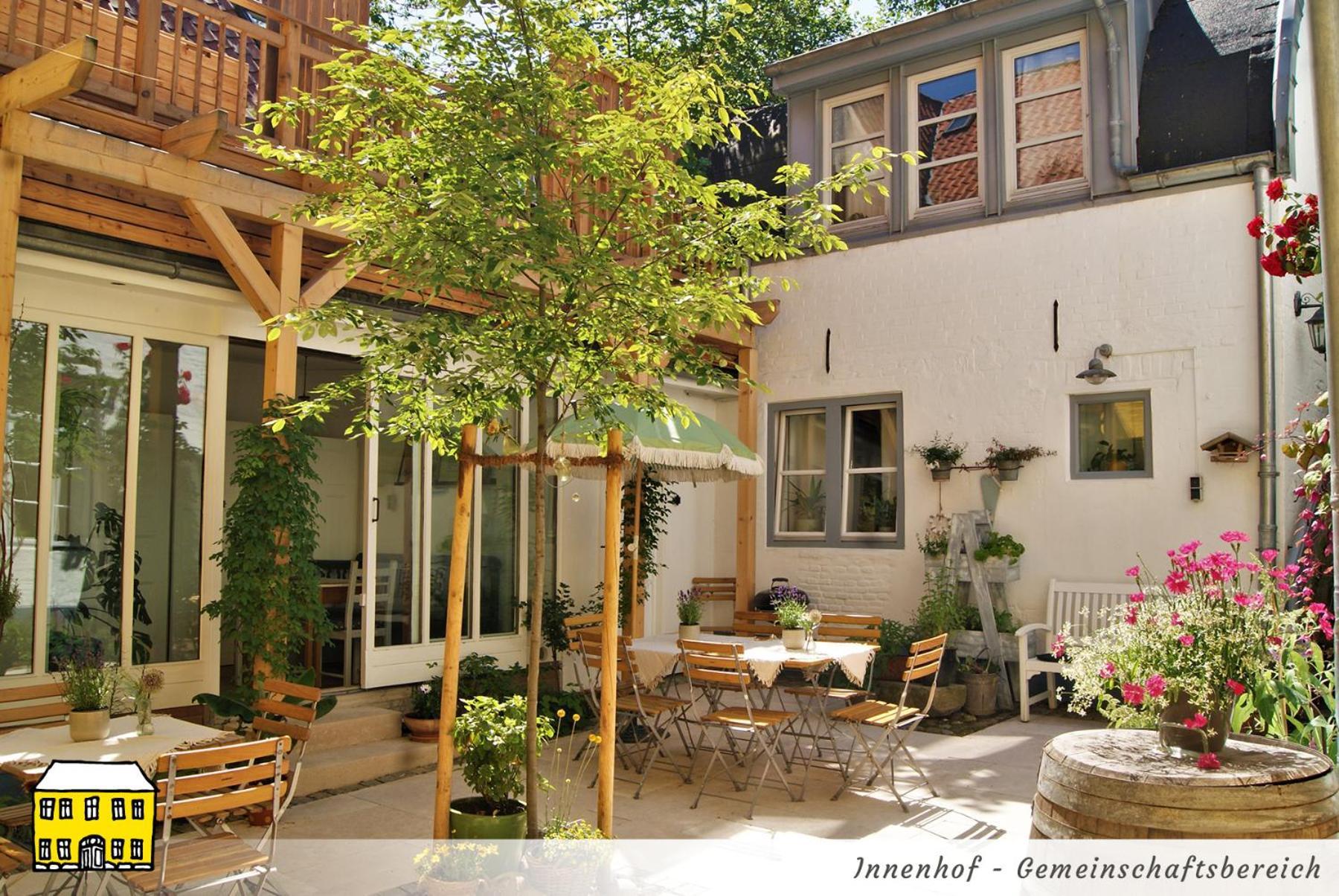 Das Gelbe Haus - Drei Besondere Ferienwohnungen فلنسبورغ المظهر الخارجي الصورة